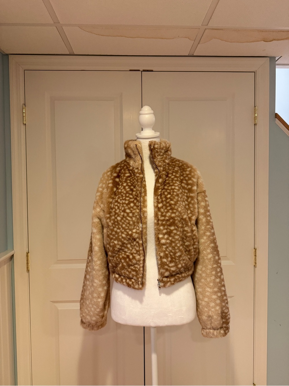 Cropped Faux Fur Zip-Front Jacket in Deer Print - Tan